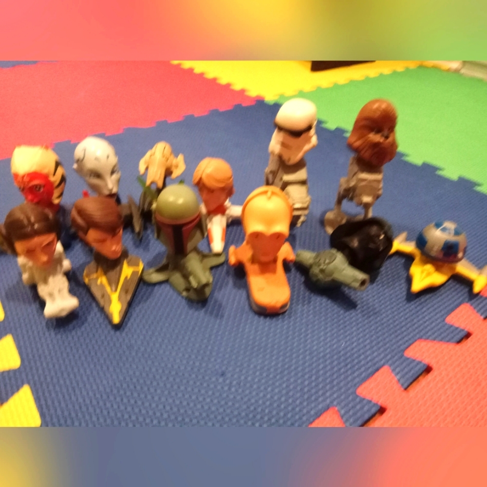 Stare at figurine collector